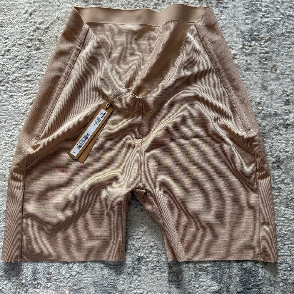 SKIMS Sheer Sculpt Low Back Shorts in Clay, Size S